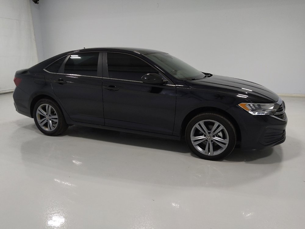 Used 2024 Volkswagen Jetta SE image 11