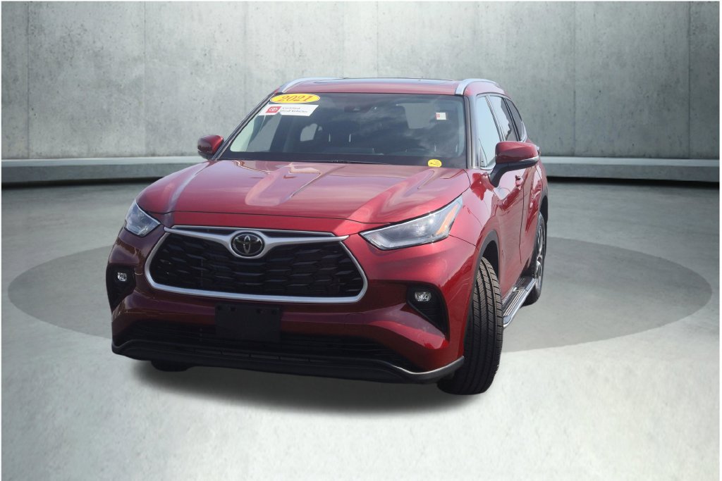 Used 2021 Toyota Highlander XLE AWD/4WD image 9