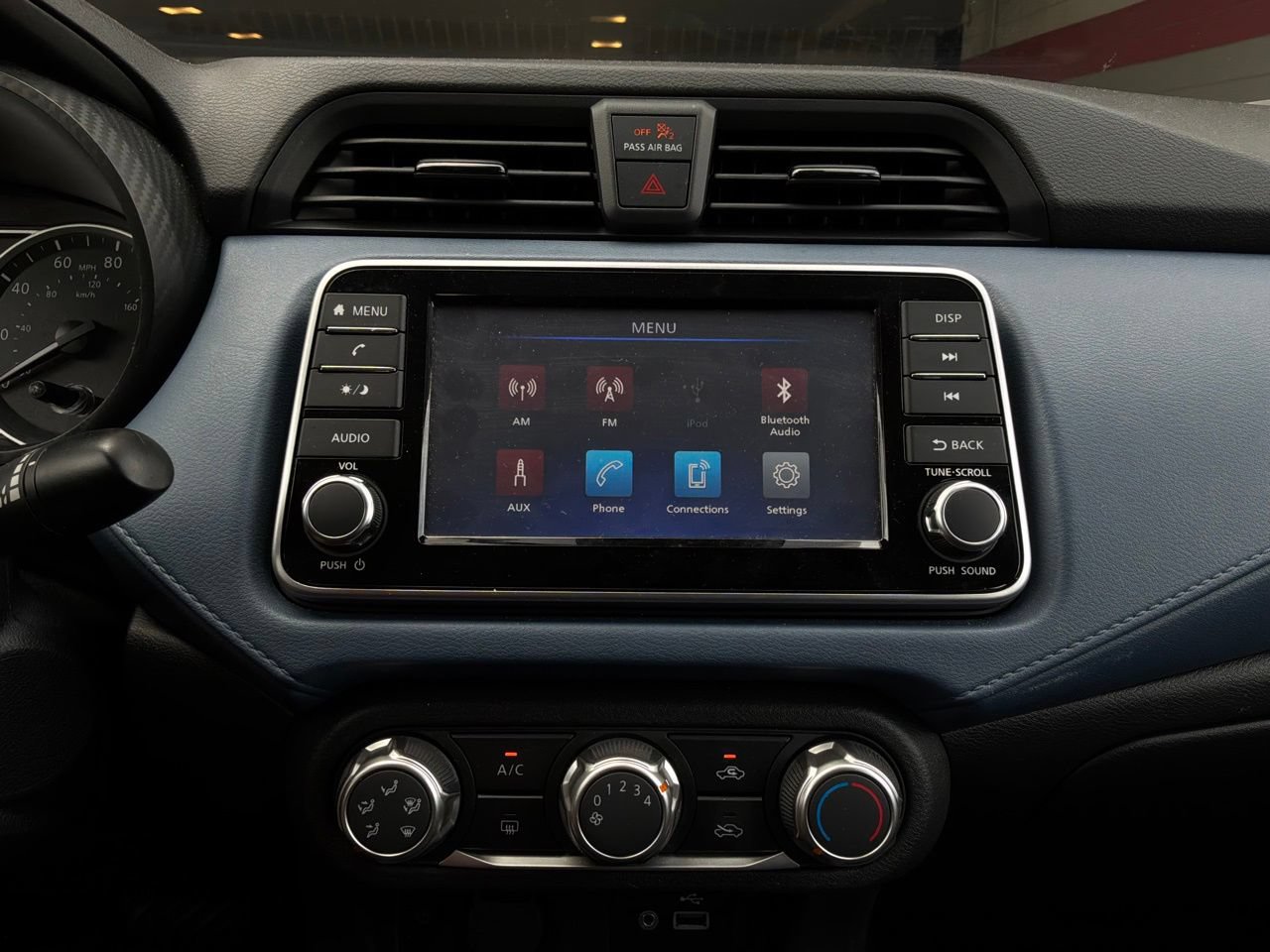 Used 2025 Nissan Versa SV FWD image 24