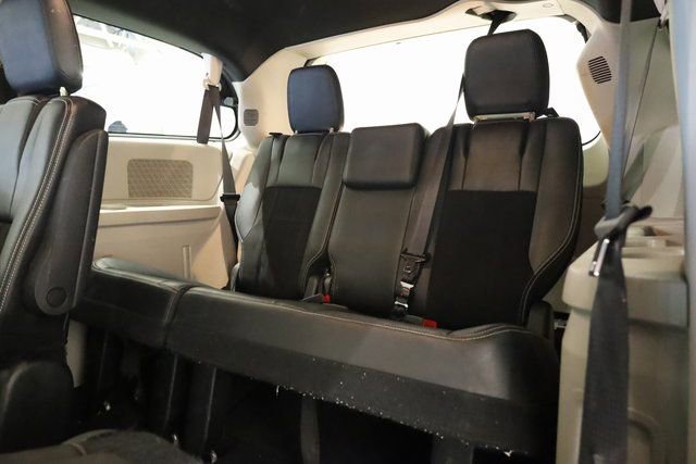 Used 2019 Dodge Grand Caravan SXT image 30