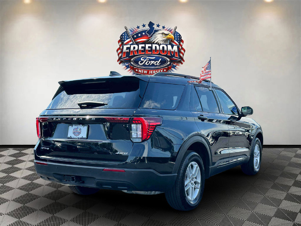 Used 2026 Ford Explorer Active AWD/4WD image 5