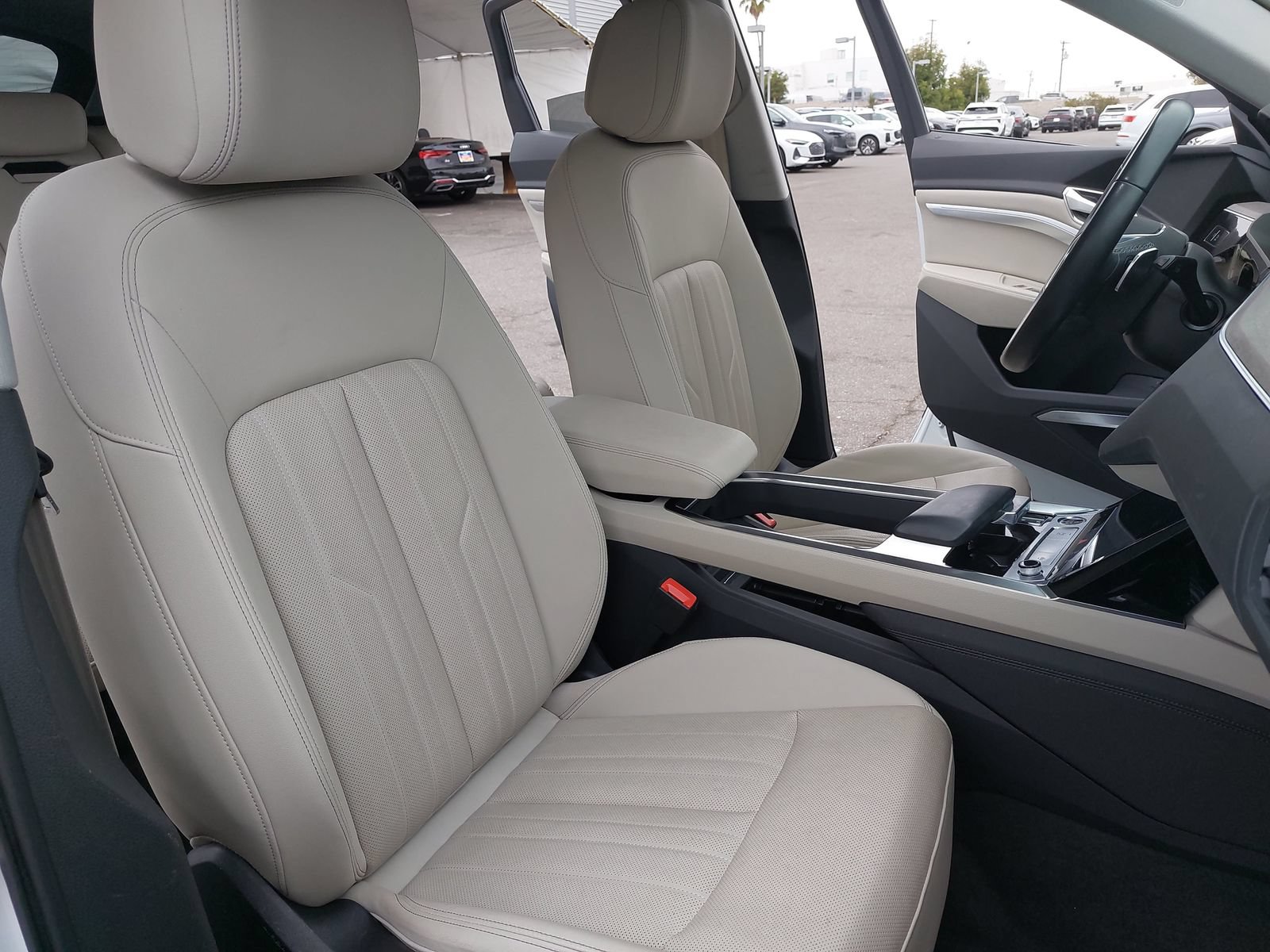 Used 2024 Audi Q8 e-tron Premium Plus w/ Premium Plus Package AWD/4WD image 10