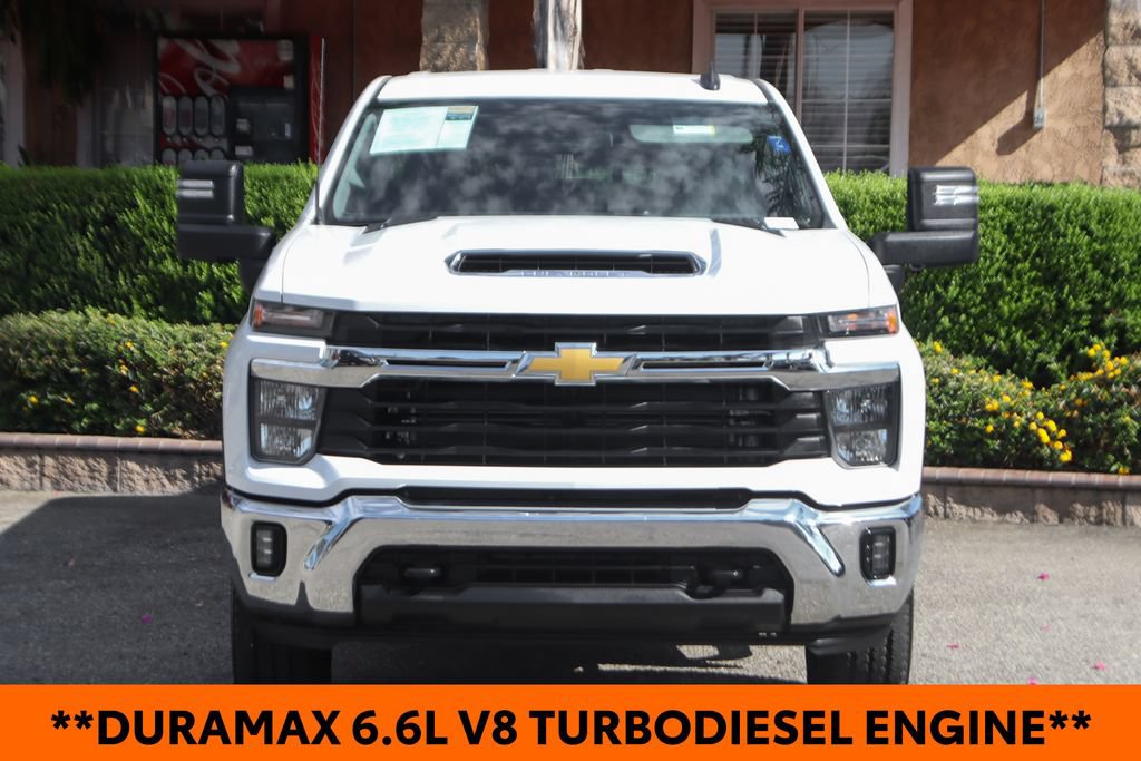 Used 2025 Chevrolet Silverado 2500 LT AWD/4WD image 3