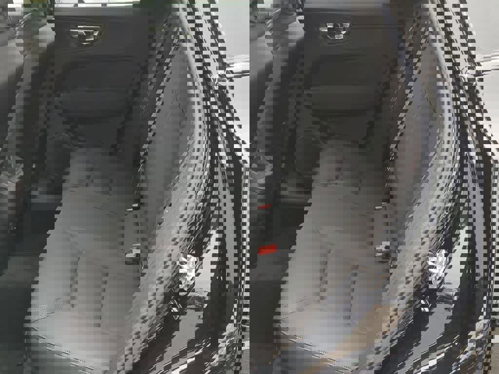 Used 2026 Volvo XC60 B5 Plus w/ Protection Package Premier image 18