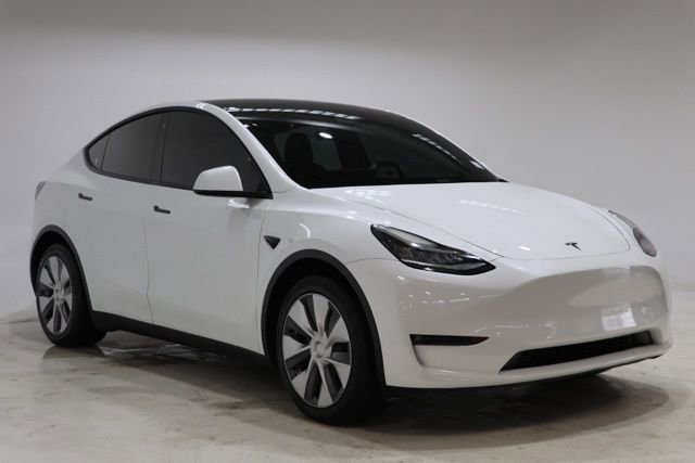 Used 2022 Tesla Model Y Long Range image 1
