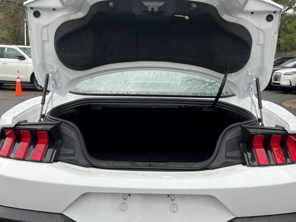 Used 2024 Ford Mustang Premium image 18
