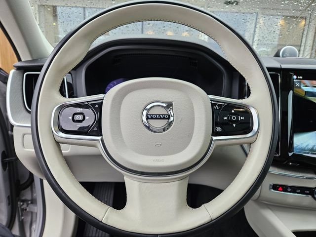 Certified 2023 Volvo XC60 B5 Ultimate w/ Protection Package Premier AWD/4WD image 21