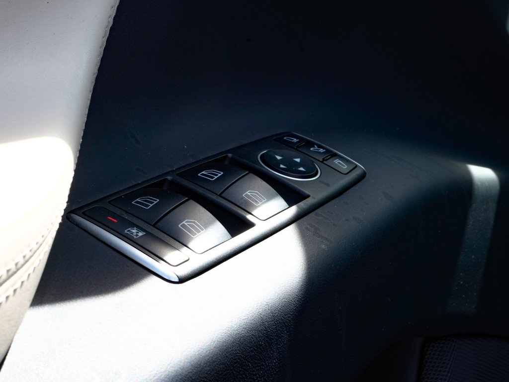 Used 2020 Tesla Model X Long Range image 12