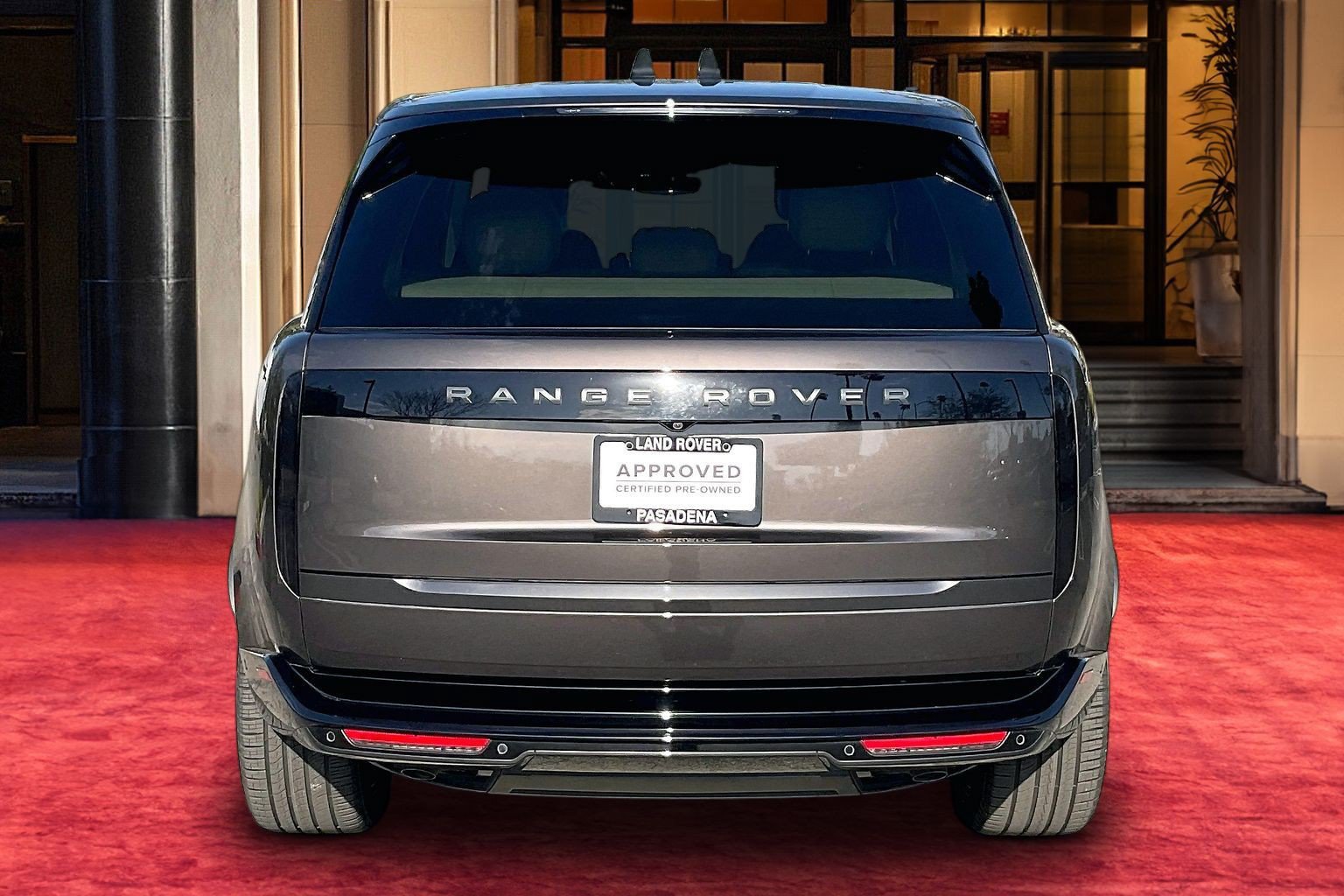 Certified 2024 Land Rover Range Rover SE AWD/4WD image 4