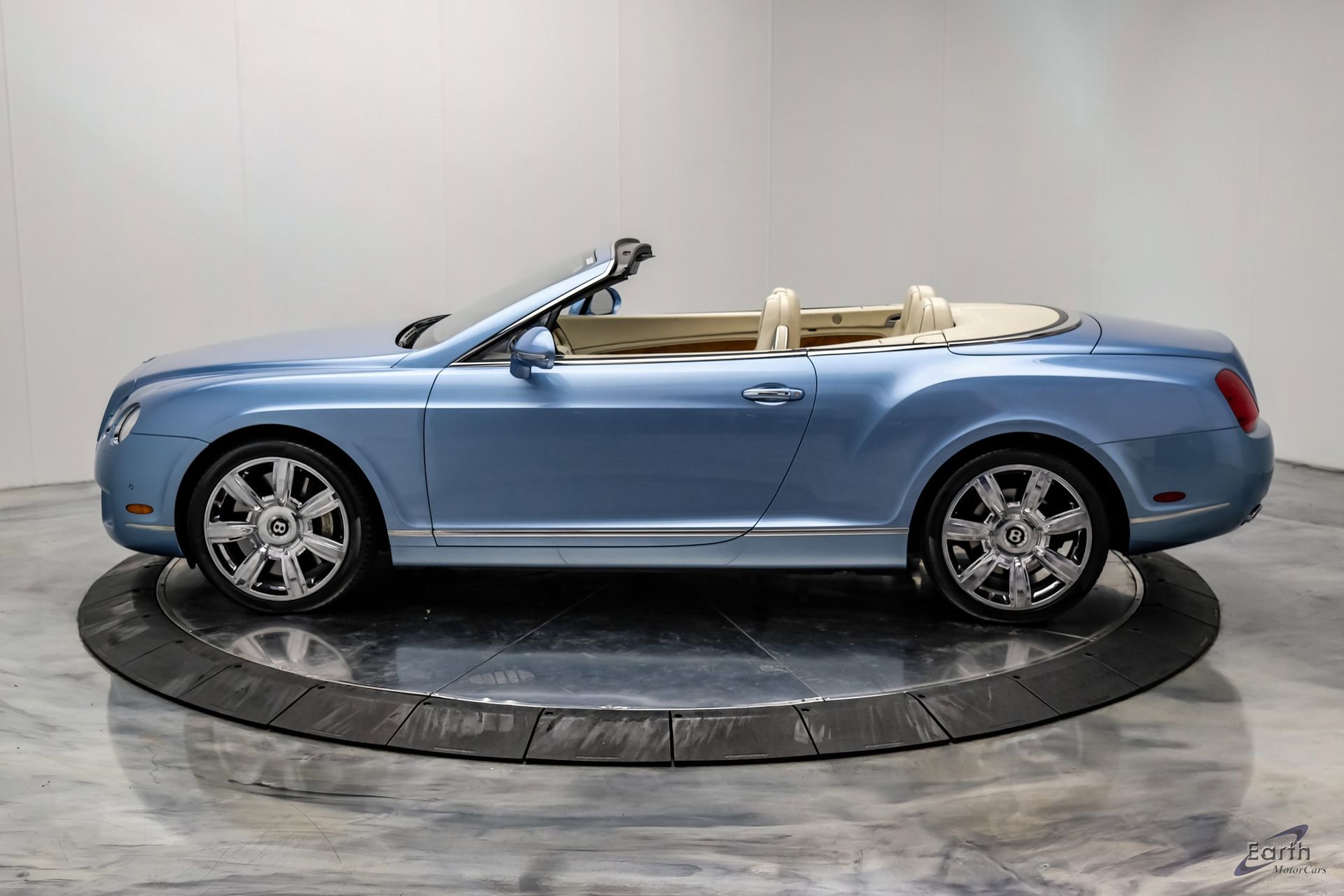 Used 2011 Bentley Continental GTC image 9