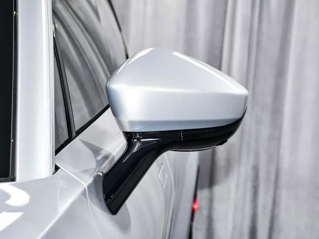 Used 2021 Aston Martin DBX image 77