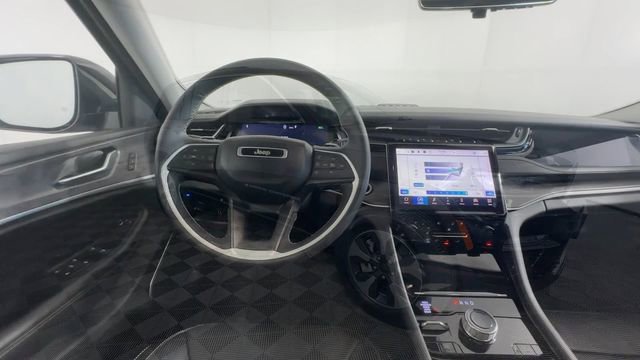 Used 2023 Jeep Grand Cherokee 4WD 4xe w/ Luxury Tech Group II image 18