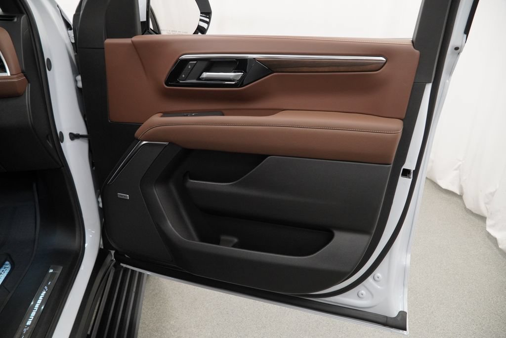 New 2026 Chevrolet Suburban High Country AWD/4WD image 32