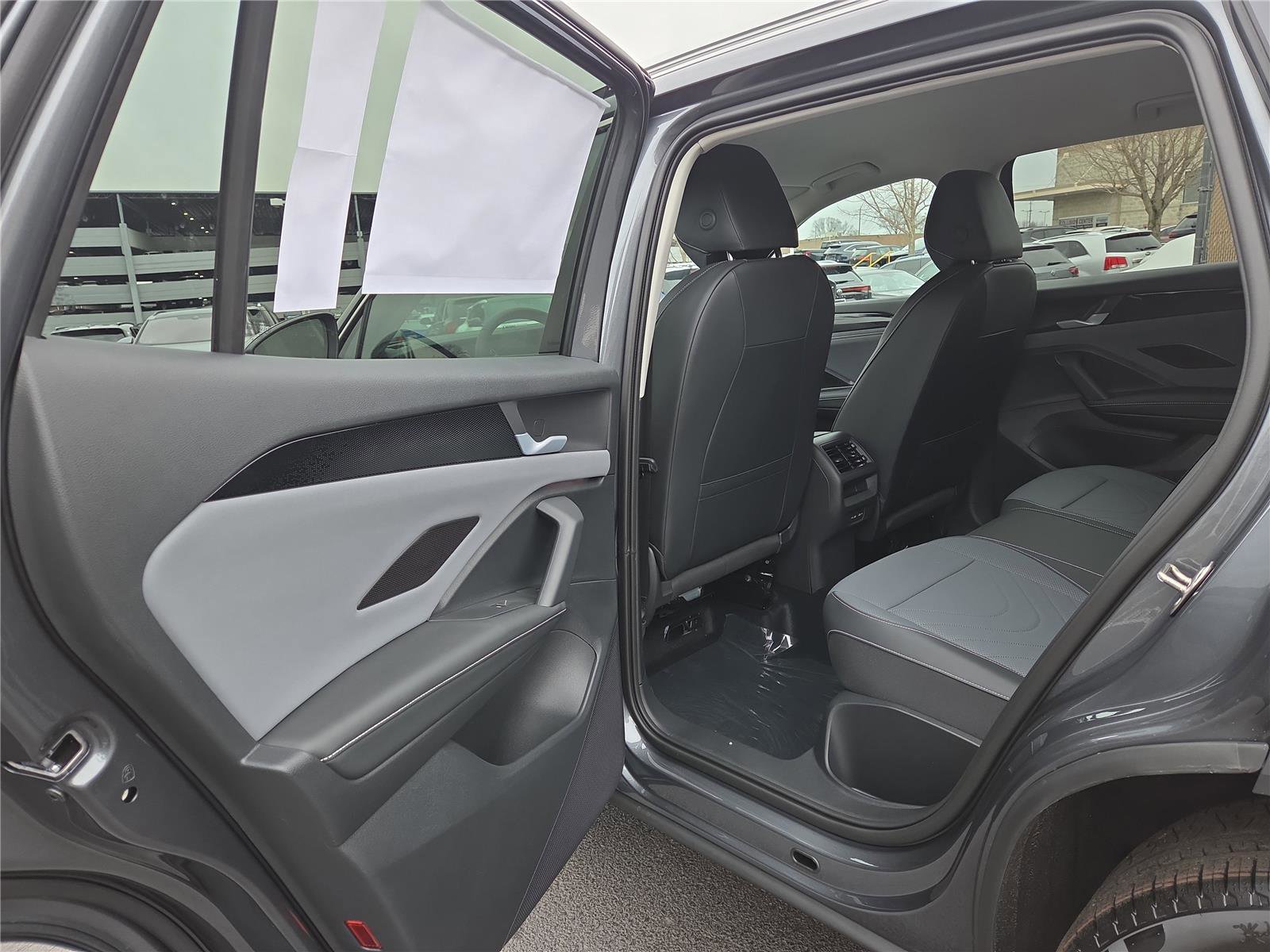 New 2026 Volkswagen Tiguan SE image 23