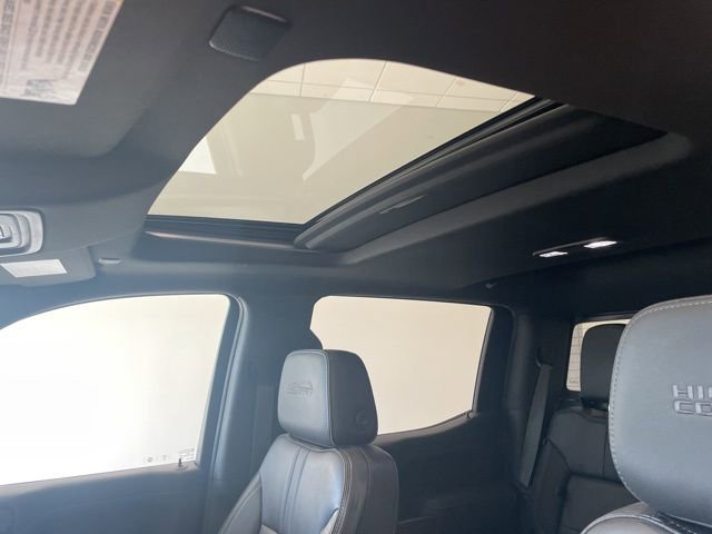 Certified 2021 Chevrolet Silverado 1500 High Country w/ Technology Package image 25