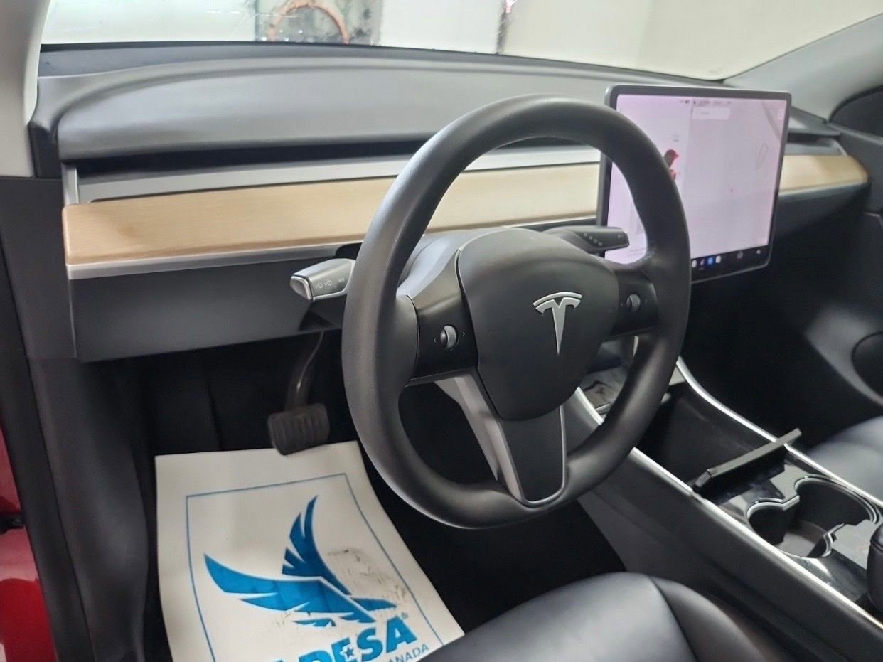Used 2021 Tesla Model Y Long Range image 3