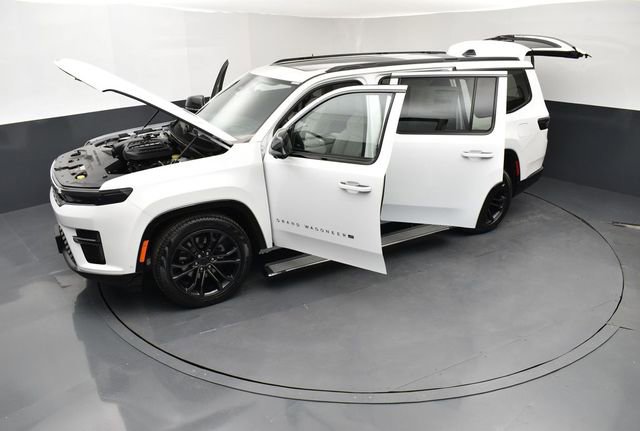 New 2026 Jeep Grand Wagoneer Summit w/ Rear Seat Video Group I image 27