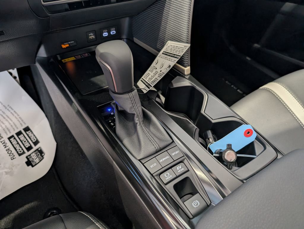 New 2026 Toyota Camry Hybrid FWD image 15