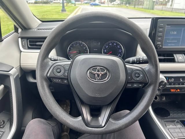 Used 2019 Toyota RAV4 XLE AWD/4WD image 31