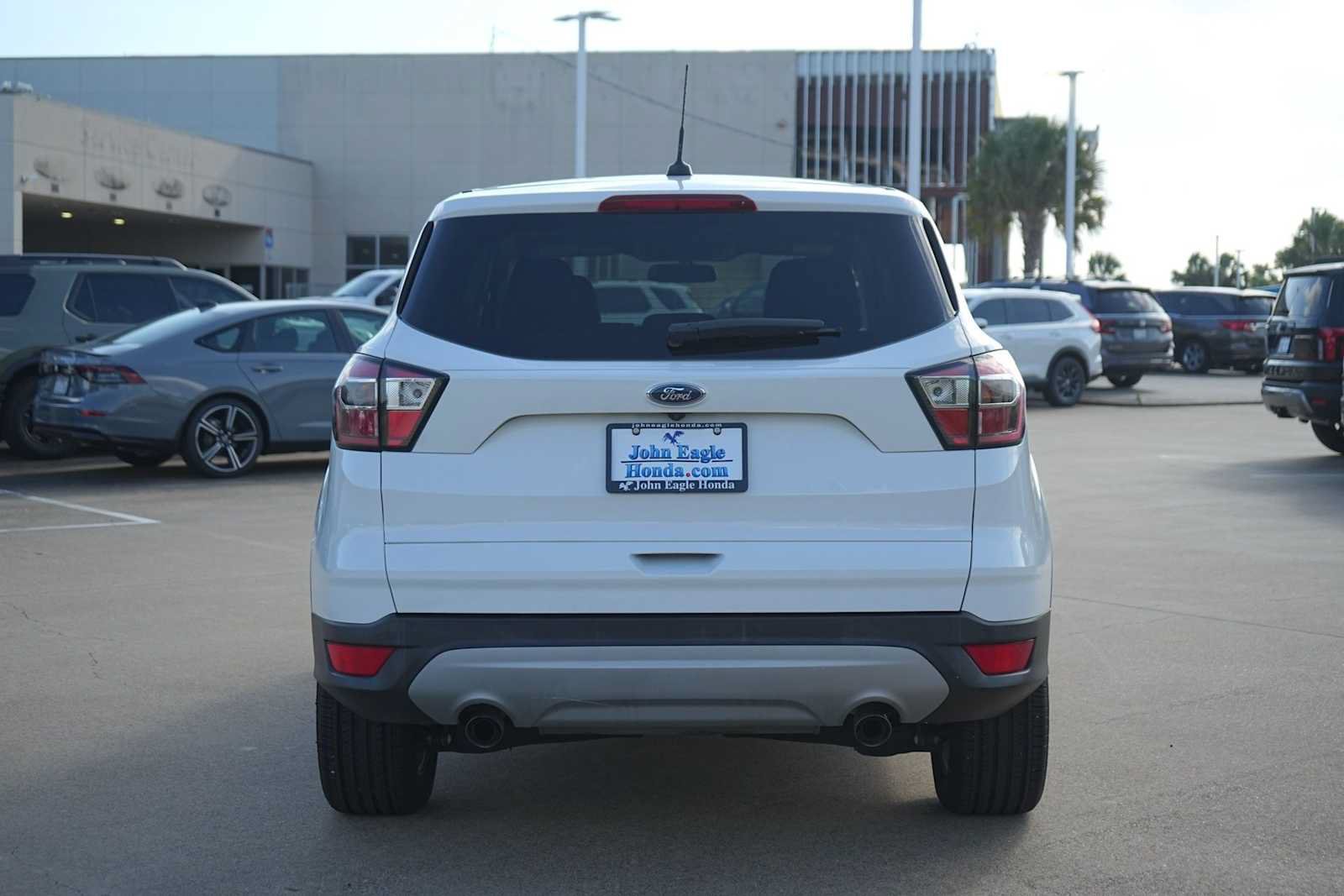 Used 2017 Ford Escape SE FWD image 5