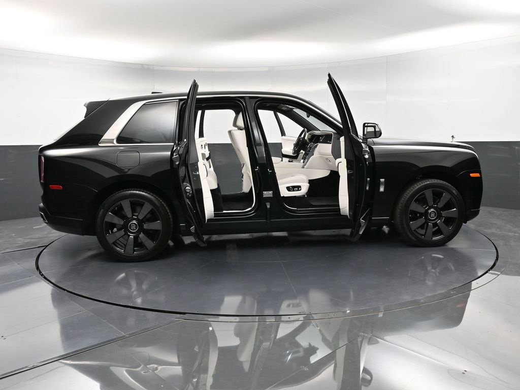 Used 2022 Rolls-Royce Cullinan image 41