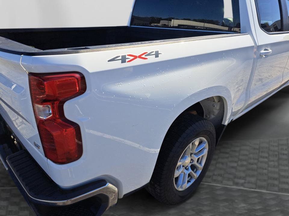 Used 2023 Chevrolet Silverado 1500 LT AWD/4WD image 17