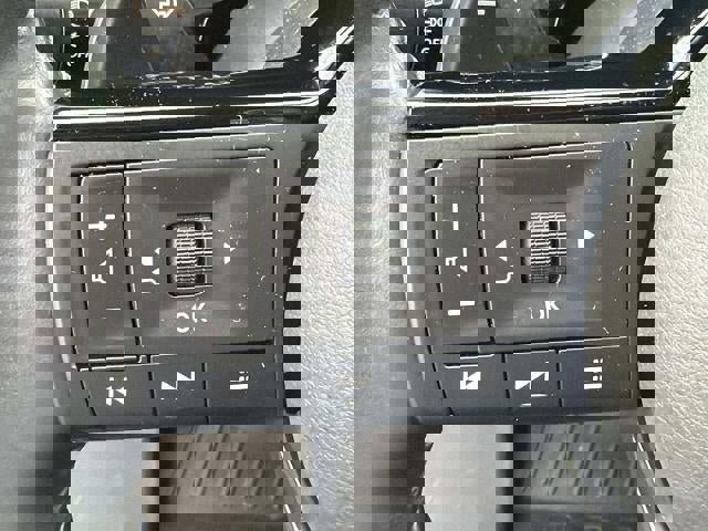 Used 2023 Nissan Pathfinder SL image 52