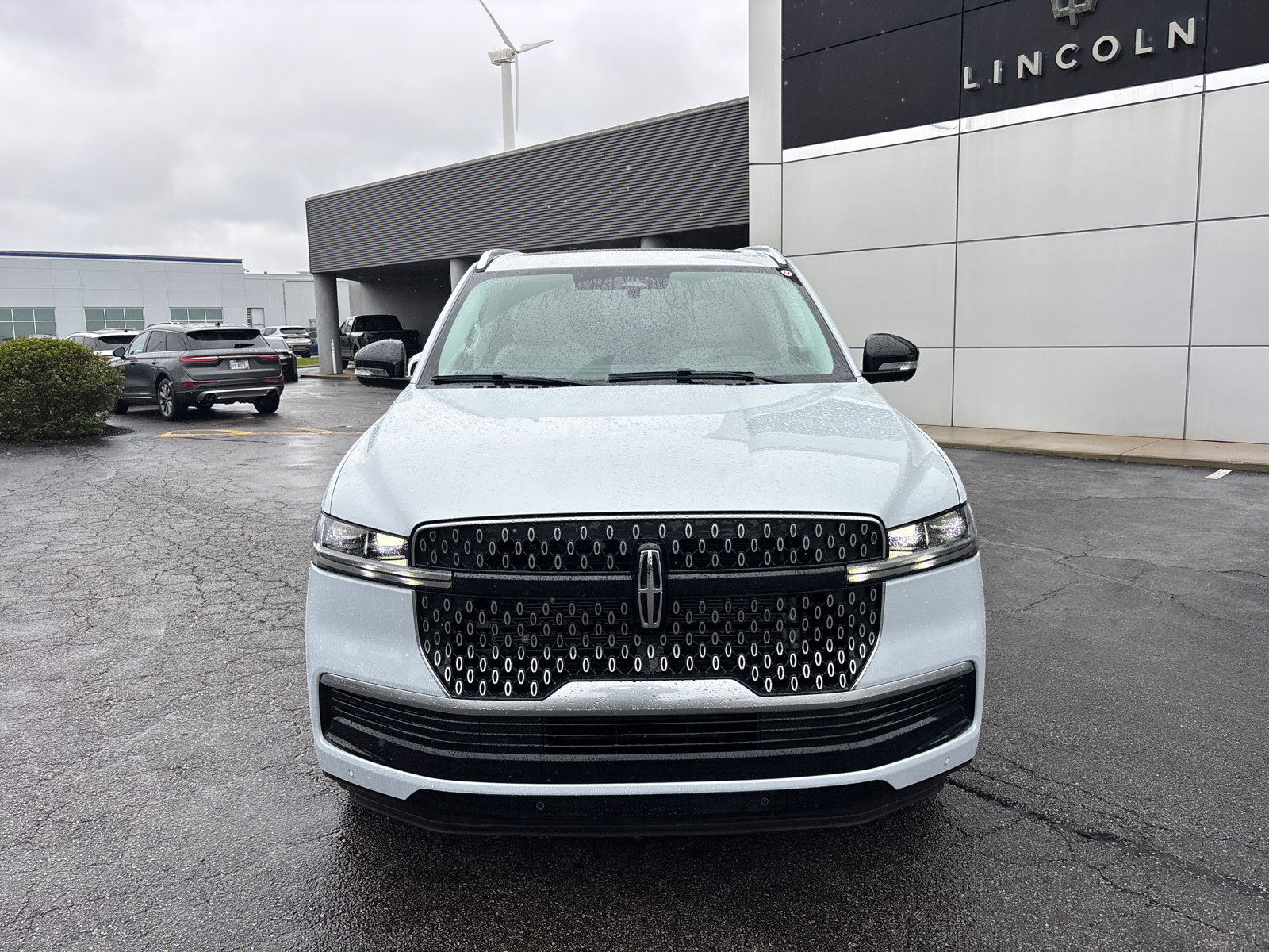 New 2026 Lincoln Navigator L Reserve AWD/4WD image 2