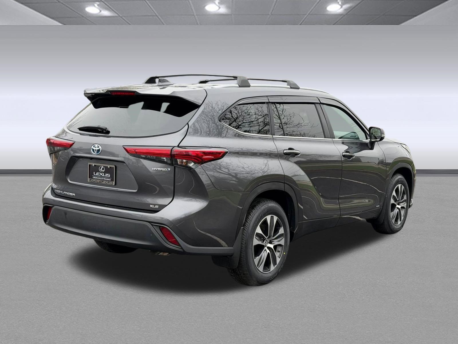 Used 2023 Toyota Highlander XLE image 8