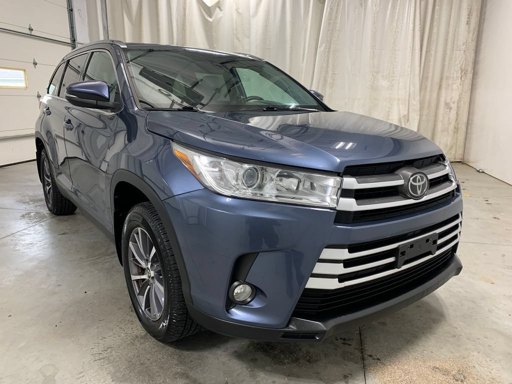 Used 2019 Toyota Highlander XLE AWD/4WD image 13