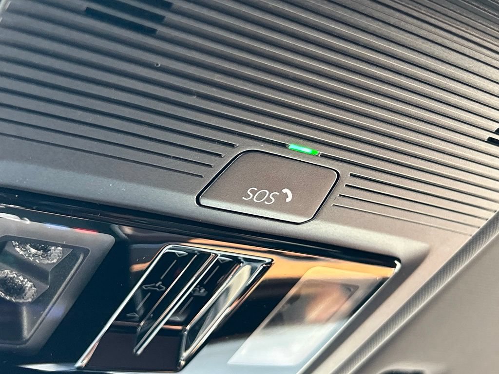 New 2026 Volkswagen Tiguan SEL R-Line AWD/4WD image 59
