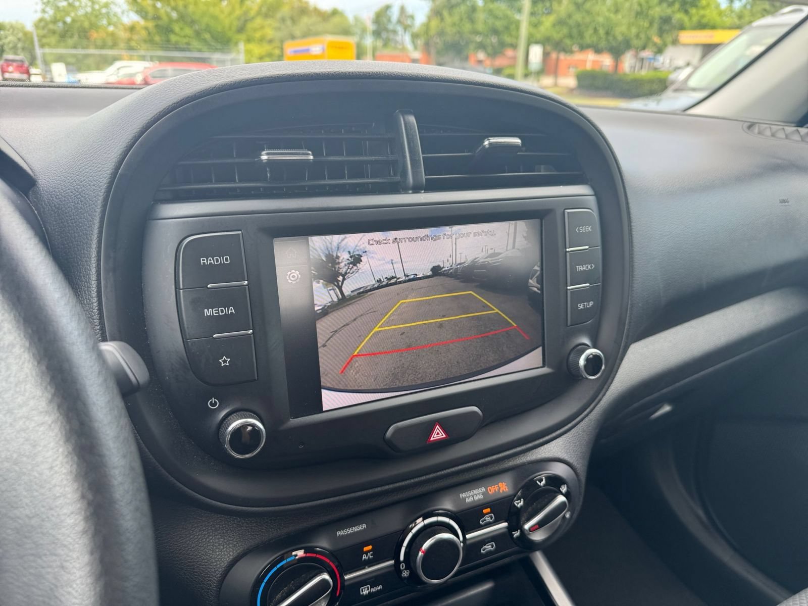 Used 2025 Kia Soul LX w/ LX Technology Package FWD image 22