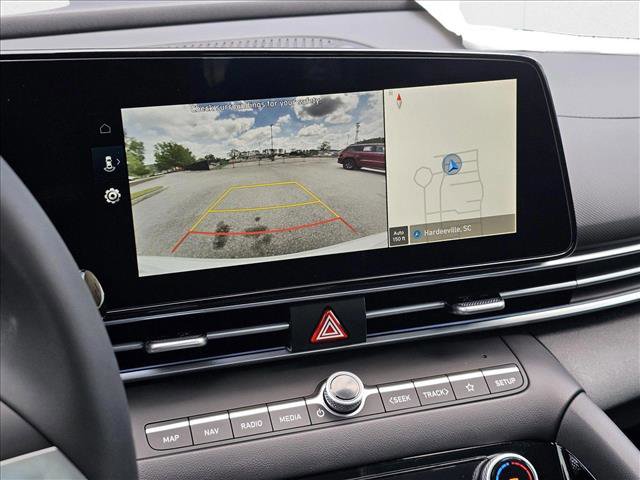 New 2025 Hyundai Elantra Limited image 14