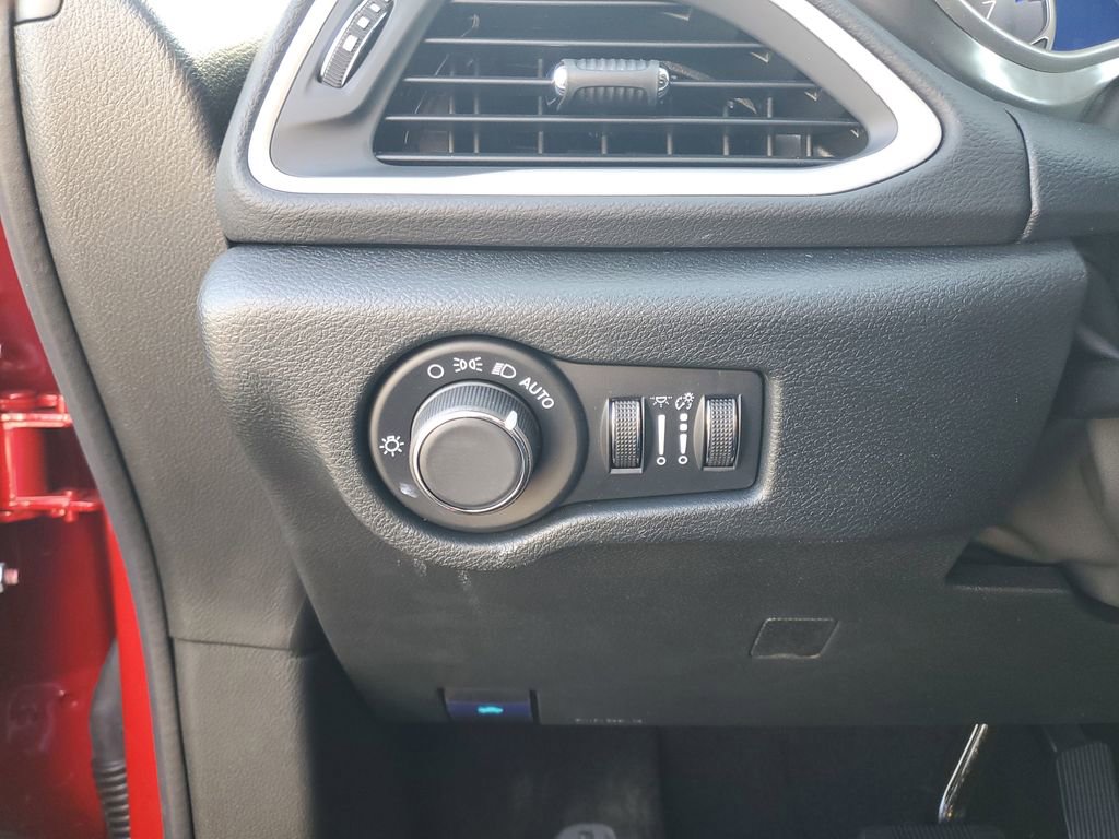 New 2025 Chrysler Voyager LX FWD image 11