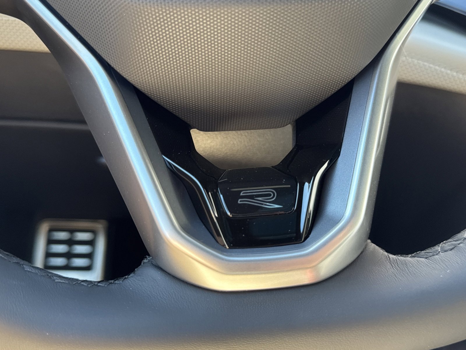 New 2026 Volkswagen Atlas Cross Sport SEL Premium R-Line image 30