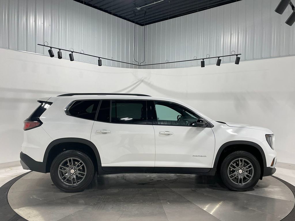 Used 2025 GMC Acadia Elevation image 10