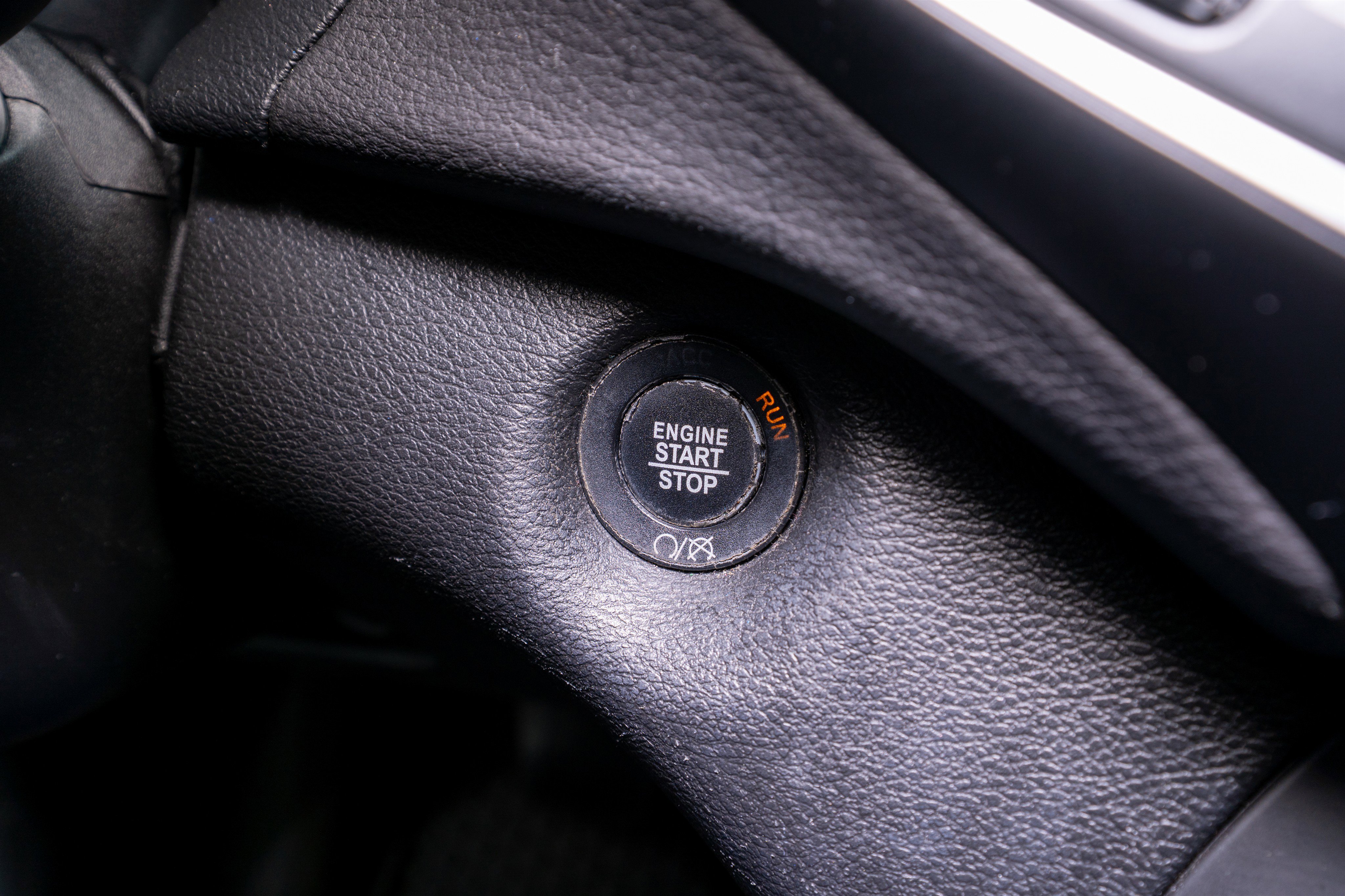 Used 2019 Jeep Cherokee Latitude Plus w/ Cold Weather Group image 29