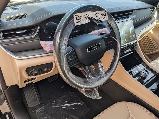 New 2025 Jeep Grand Cherokee Limited image 8