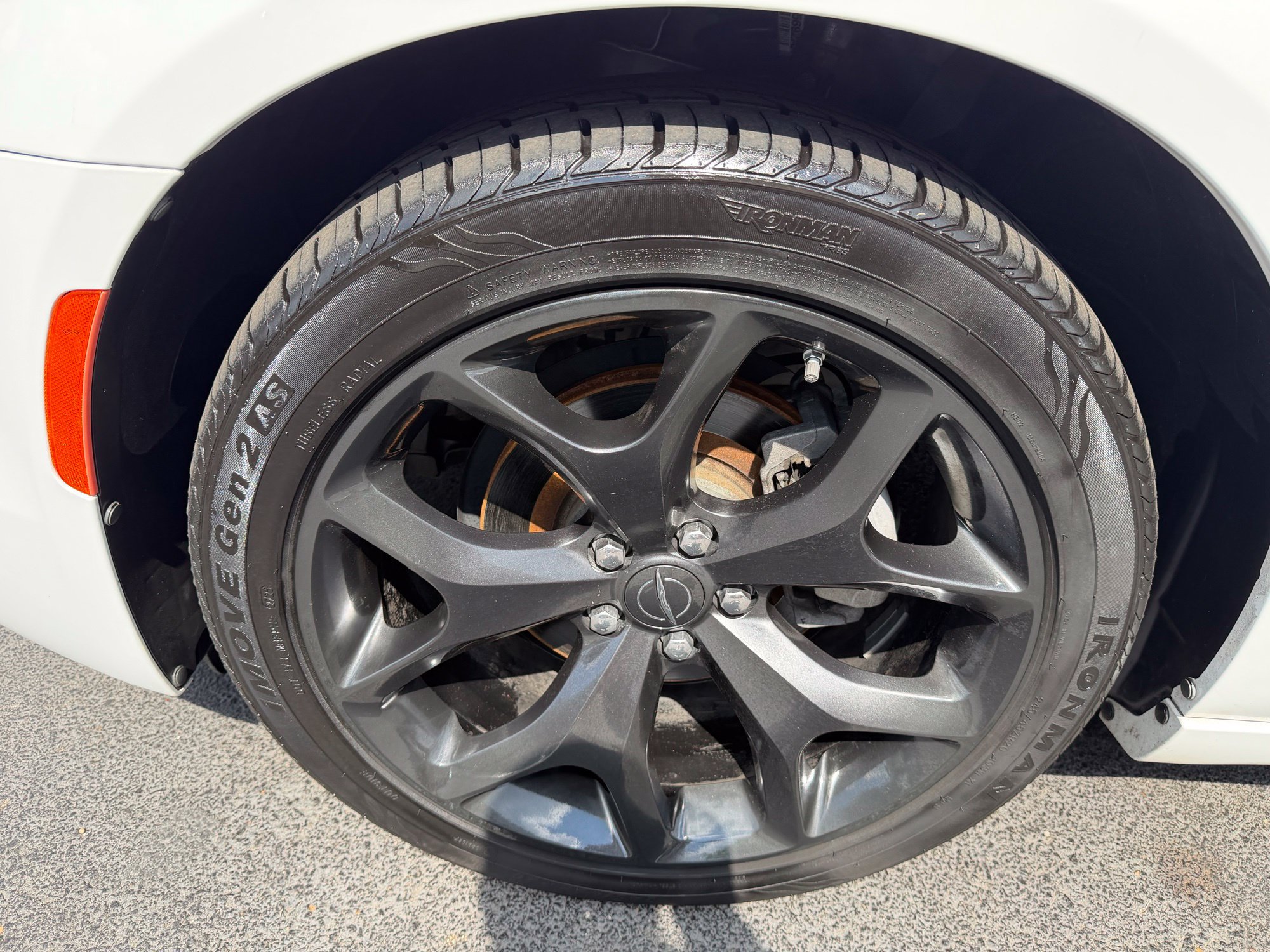 Used 2023 Chrysler 300 S RWD image 8