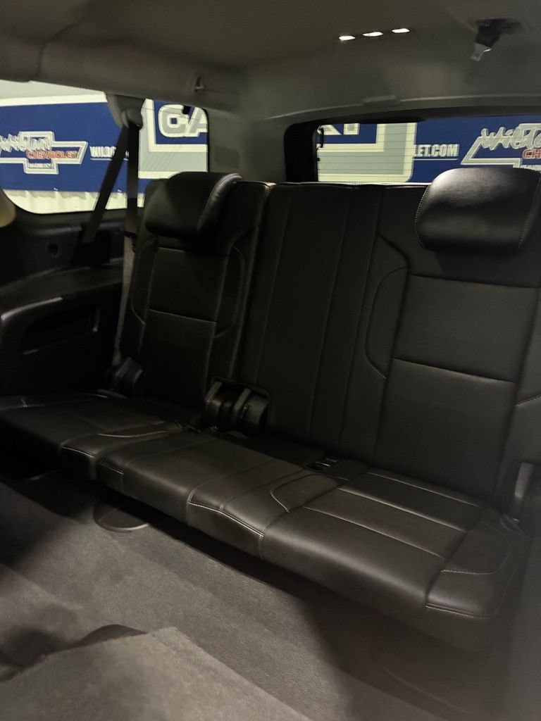 Used 2020 Chevrolet Suburban LT AWD/4WD image 34