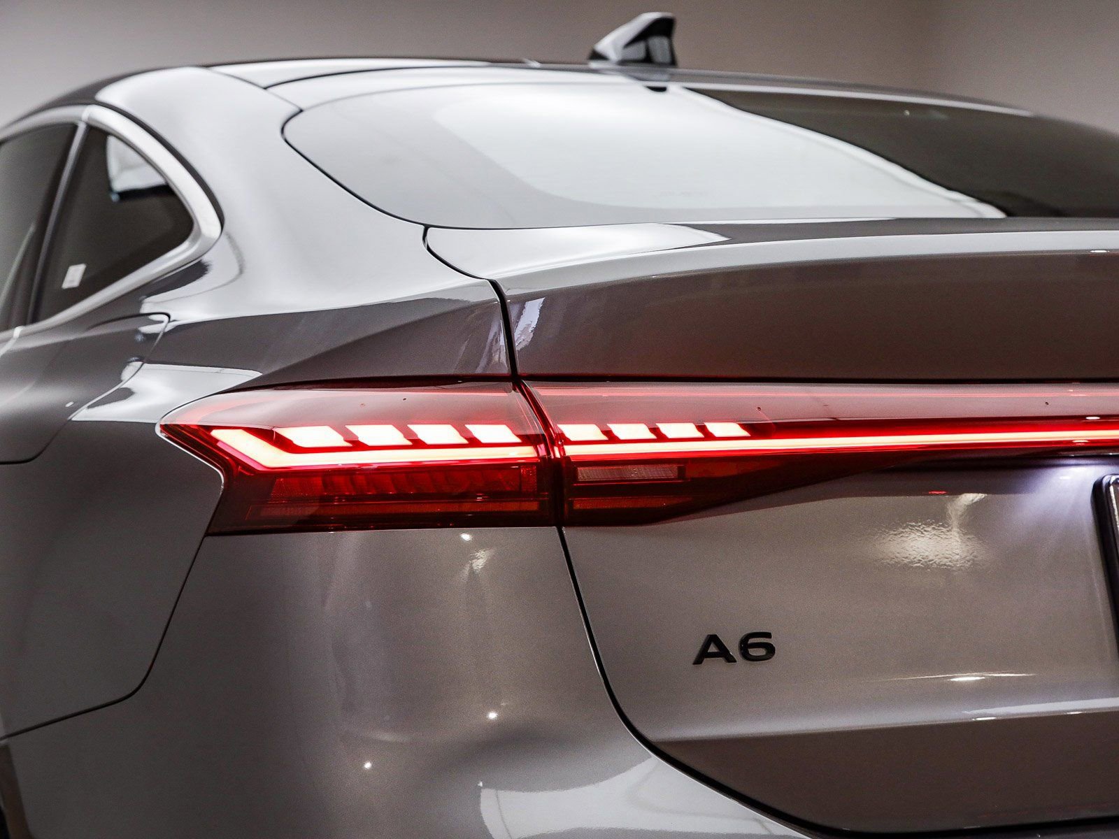 New 2025 Audi A6 e-tron Premium Plus AWD/4WD image 9