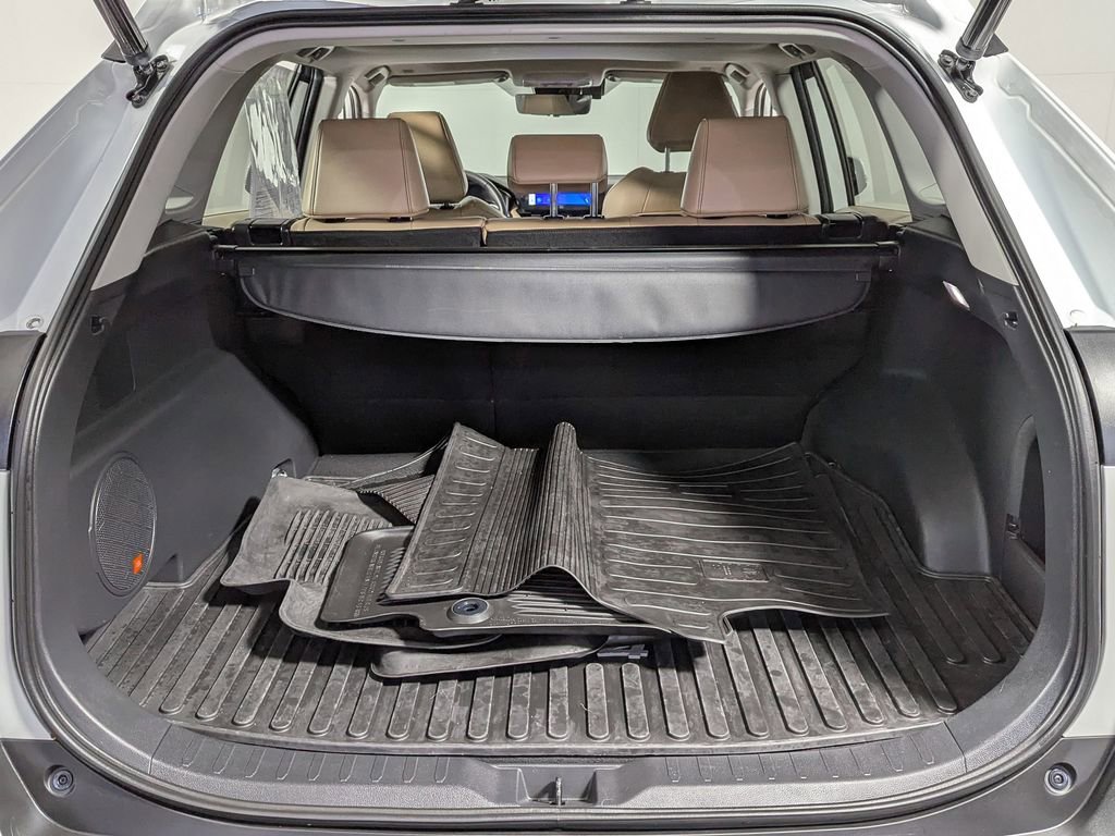 Used 2023 Toyota RAV4 XLE Premium image 50