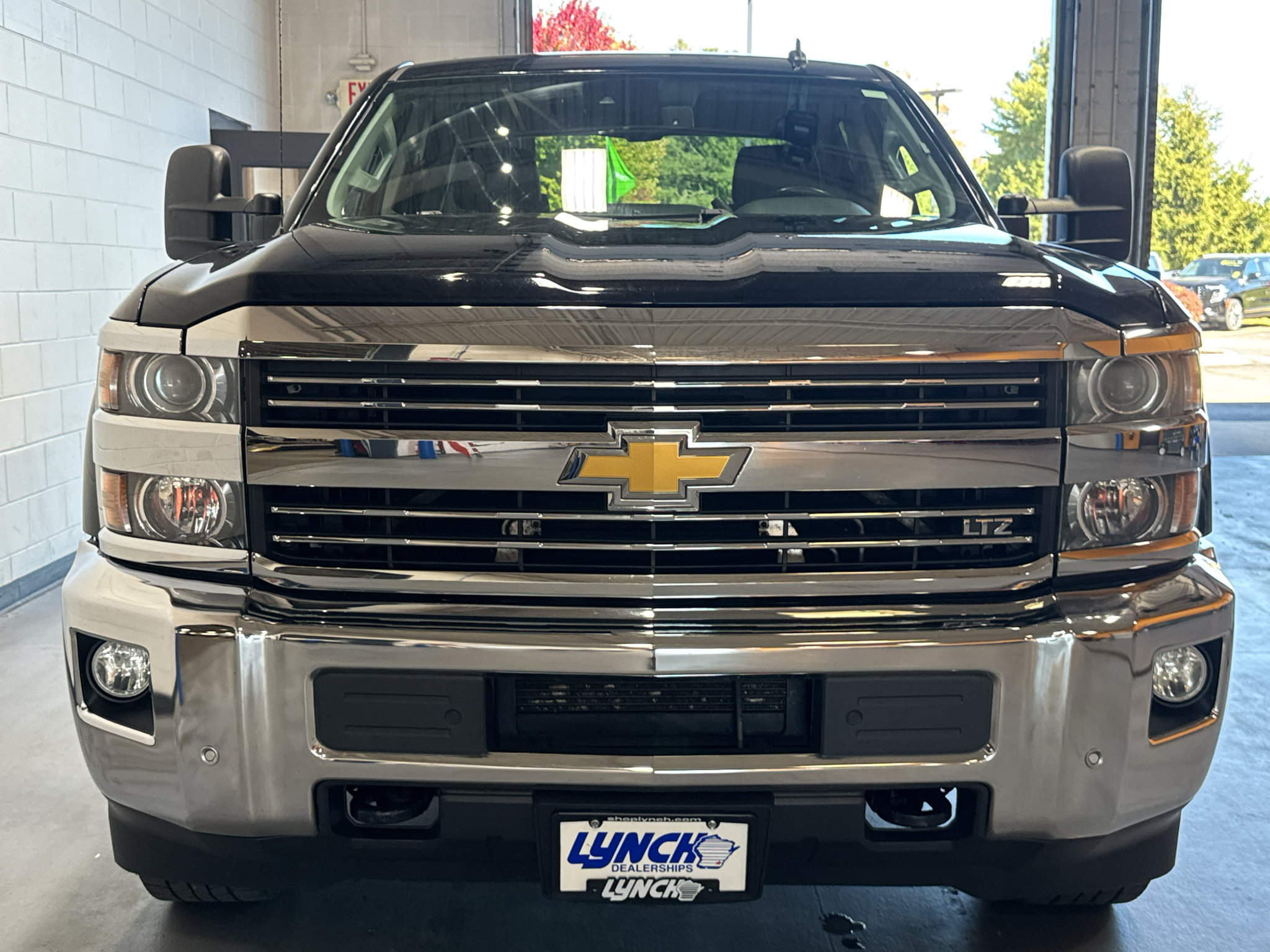 Used 2015 Chevrolet Silverado 2500 LTZ w/ LTZ Plus Package AWD/4WD image 8