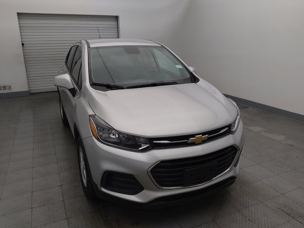 Used 2022 Chevrolet Trax LS w/ Tint and Cruise Package FWD image 14