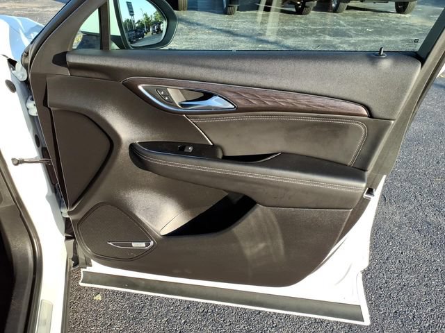 Used 2022 Buick Envision Avenir w/ Technology Package II AWD/4WD image 26