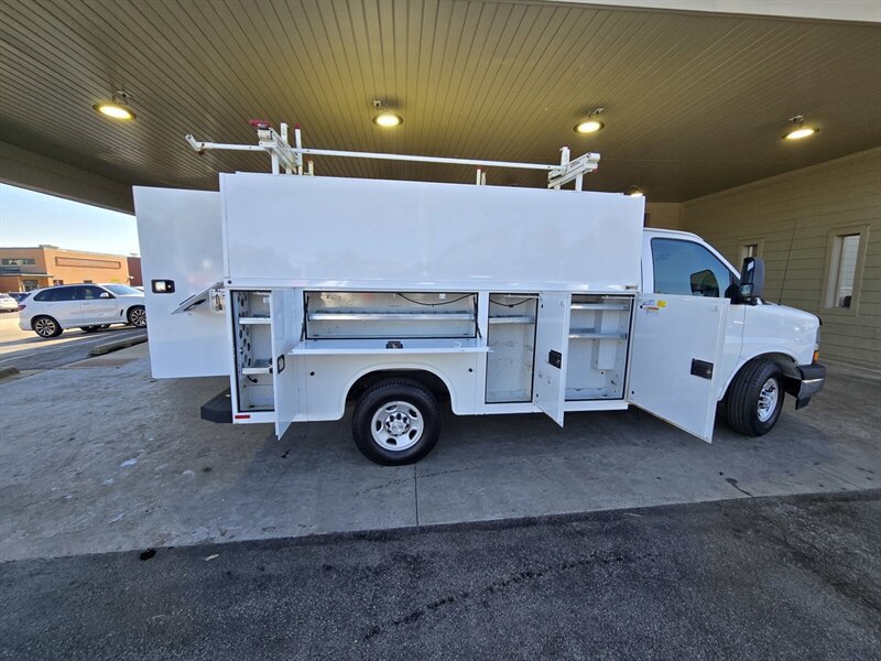 Used 2019 Chevrolet Express 3500 w/ Power Convenience Package RWD image 25