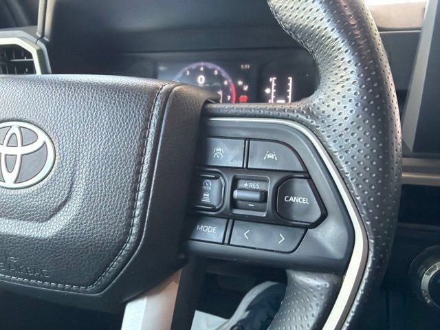 Used 2025 Toyota 4Runner SR5 AWD/4WD image 31