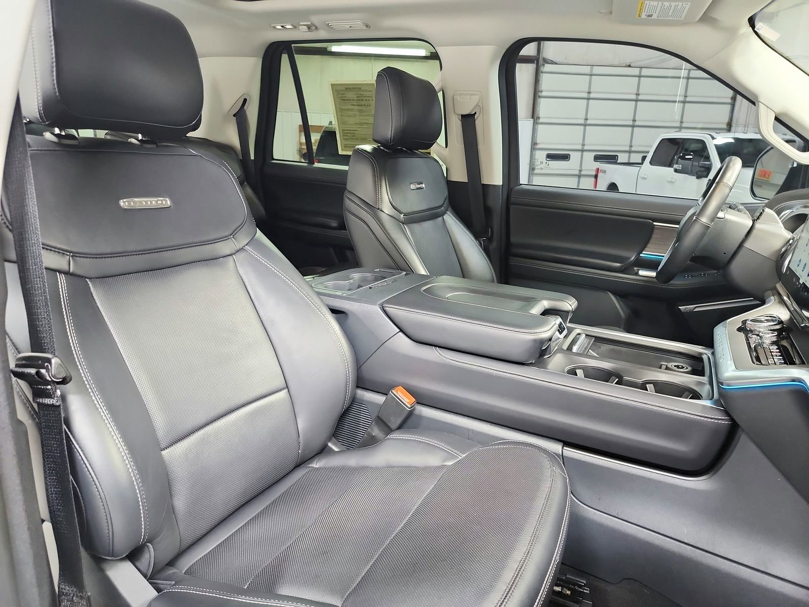 Used 2025 Ford Expedition Max Platinum image 41