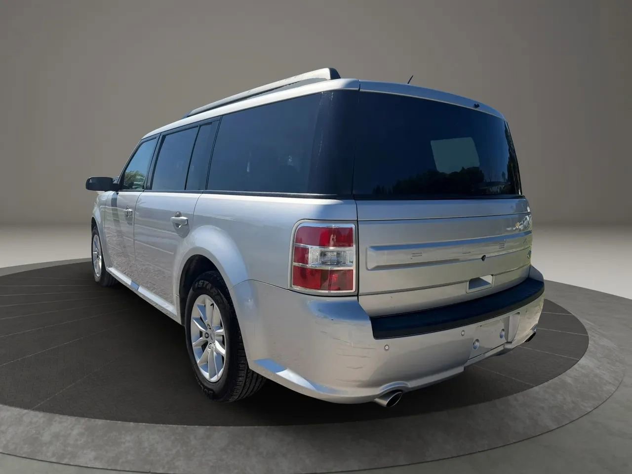 Used 2017 Ford Flex SE image 3