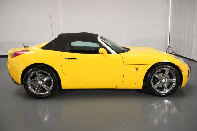 Used 2007 Pontiac Solstice GXP w/ Premium Package RWD image 15